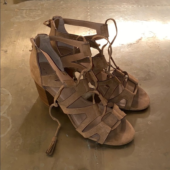 heels - Picture 1 of 1